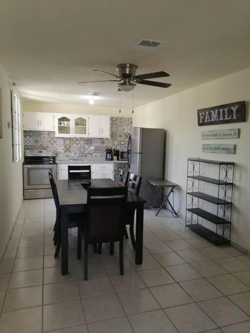 Puerto PeñascoDepartamento En Planta Alta, Muy Centrico.アパートメント エクステリア 写真