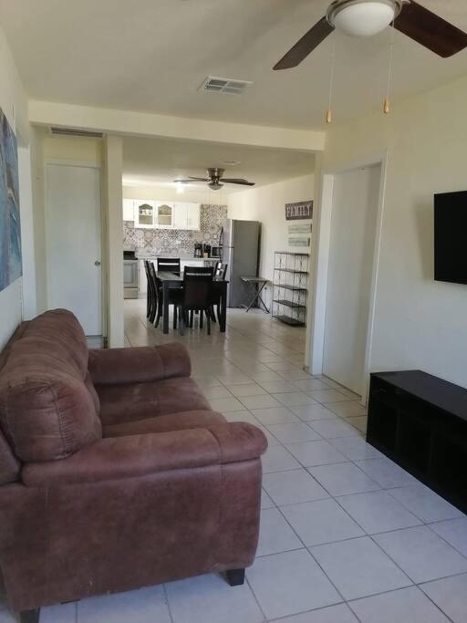 Puerto PeñascoDepartamento En Planta Alta, Muy Centrico.アパートメント エクステリア 写真
